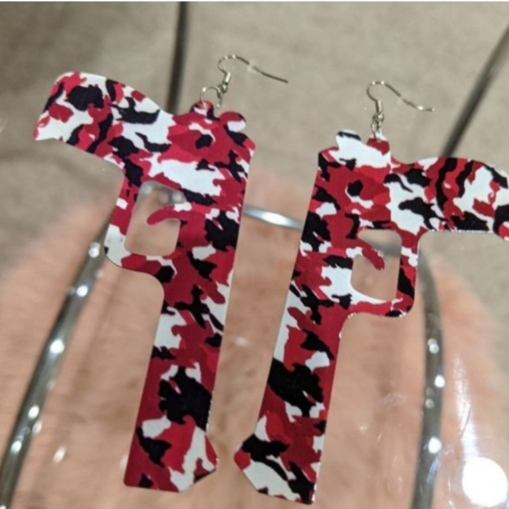❗ CLEARANCE ❗ Mix Pistol Camouflage Hammered Metal Earrings Orange Red Pistols - Picture 2 of 10